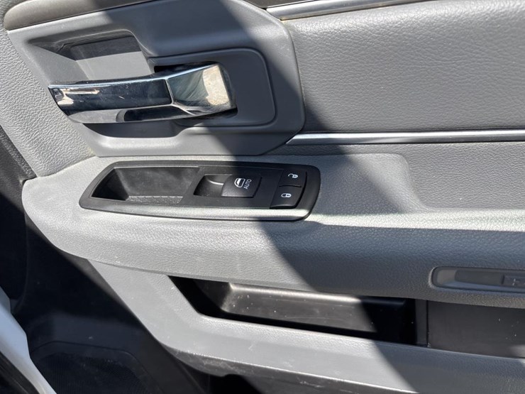 2016-dodge-ram-5500-image-34