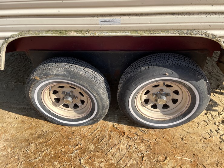 #1900-•-1989-companion-gooseneck-camper-(has-wi-title)-image-80
