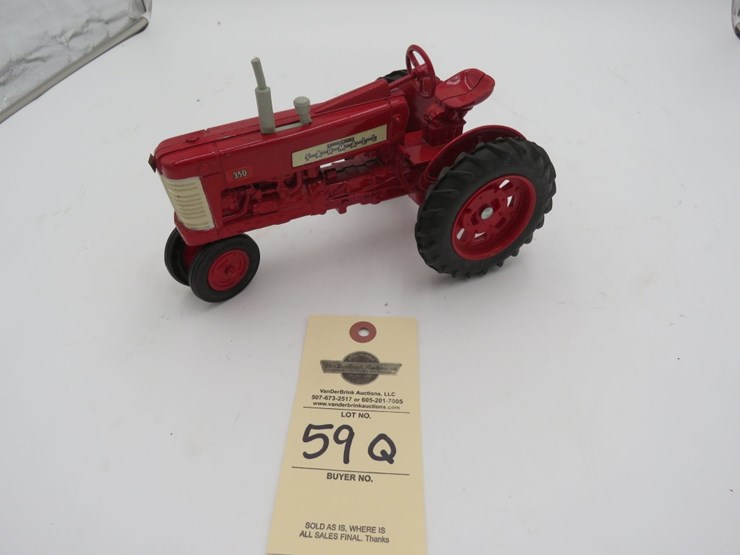 ertl-farmall-350-1/16th-scale-tractor-image-2