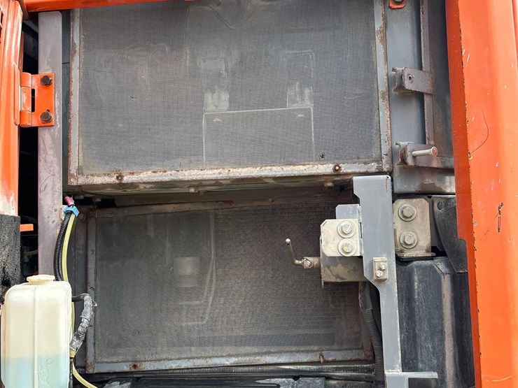 2017-hitachi-zx245us-lc-6n-image-19