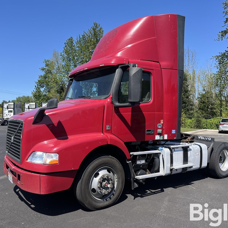2016 Volvo VNM42T Truck Tractor