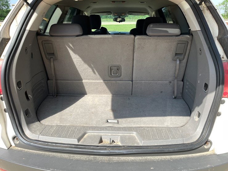 2012-chevrolet-traverse-ls-image-41