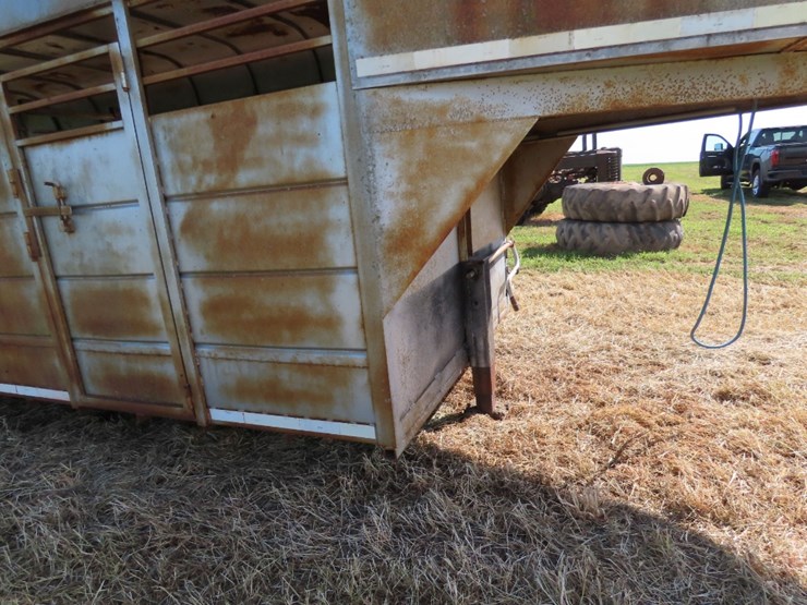 1991-calico-trails-20-ft.-gooseneck-stock-trailer-image-5