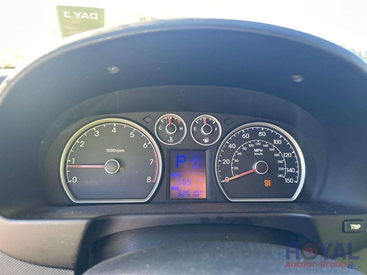 2010-hyundai-elantra-touring-sedan-image-15