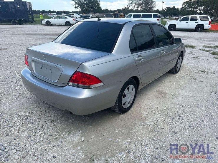2005-mitsubishi-lancer-es-sedan-image-3