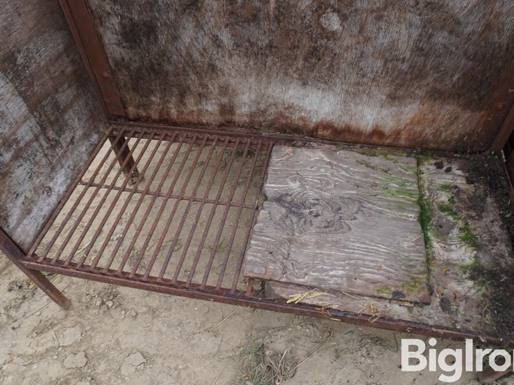 raised-calf-crates-image-13