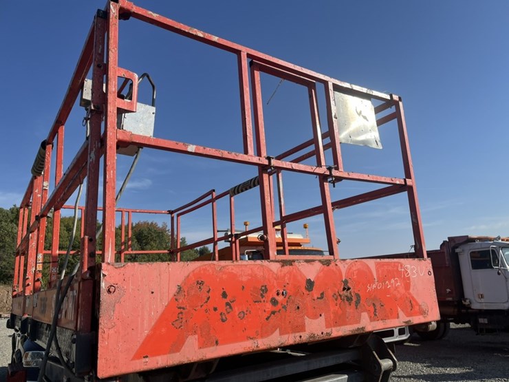 2011-skyjack-sj8841rt-image-17