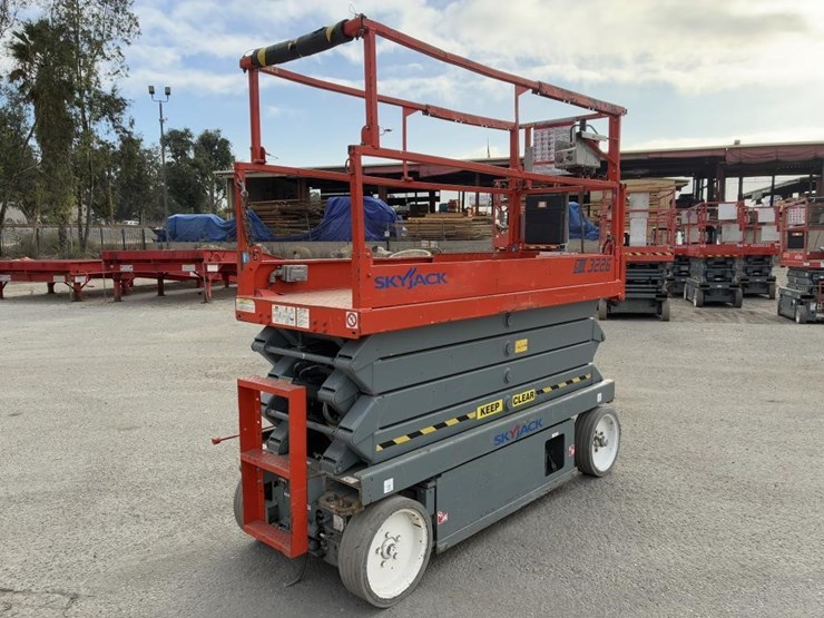 skyjack-sj-3226-scissor-lift-image-18