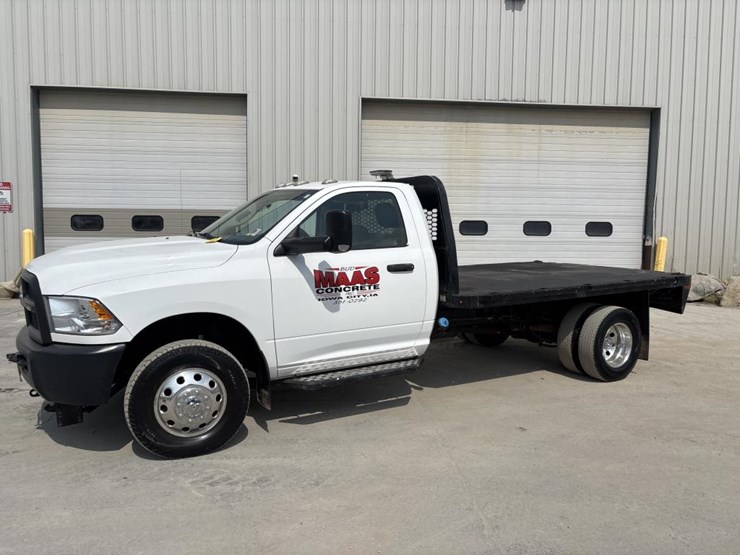 2015-dodge-ram-3500-image-1