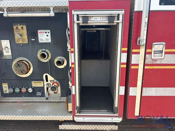 2003-pierce-tilt-cab-foam-pumper-fire-truck-image-17