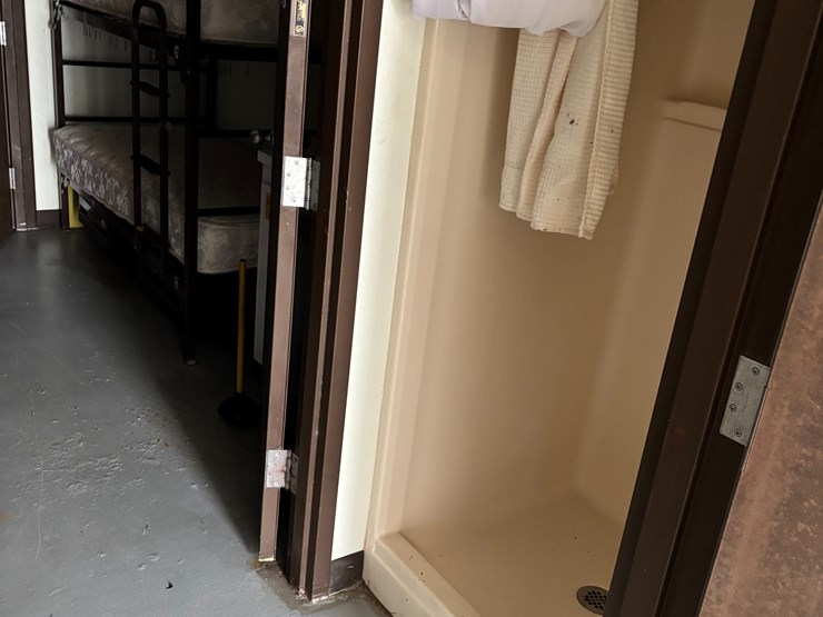 #137-•-12-man-living-quarters-with-bathroom-image-3