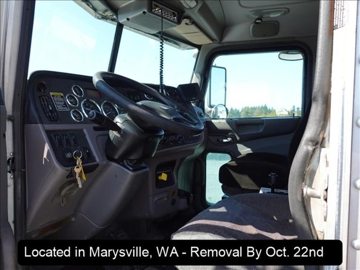2015-peterbilt-367-image-24
