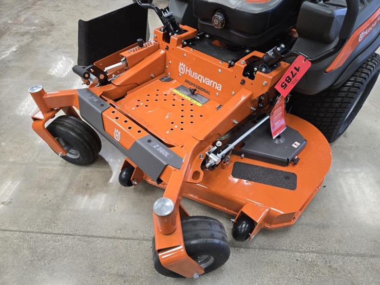 #1785-•-2023-husqvarna-z-560l-zero-turn-lawn-mower-image-9