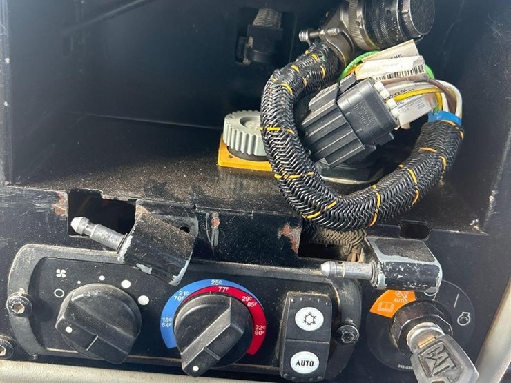 2018-caterpillar-d6n-xl-image-63