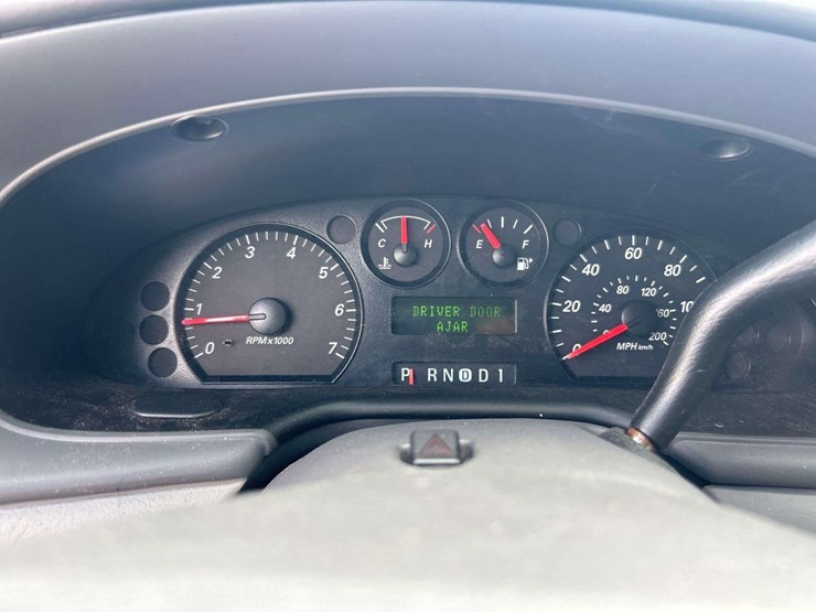 2006-ford-taurus-se-sedan-image-16