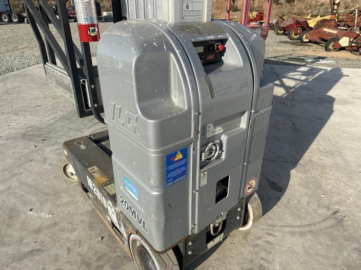 2014-jlg-20mvl-image-14