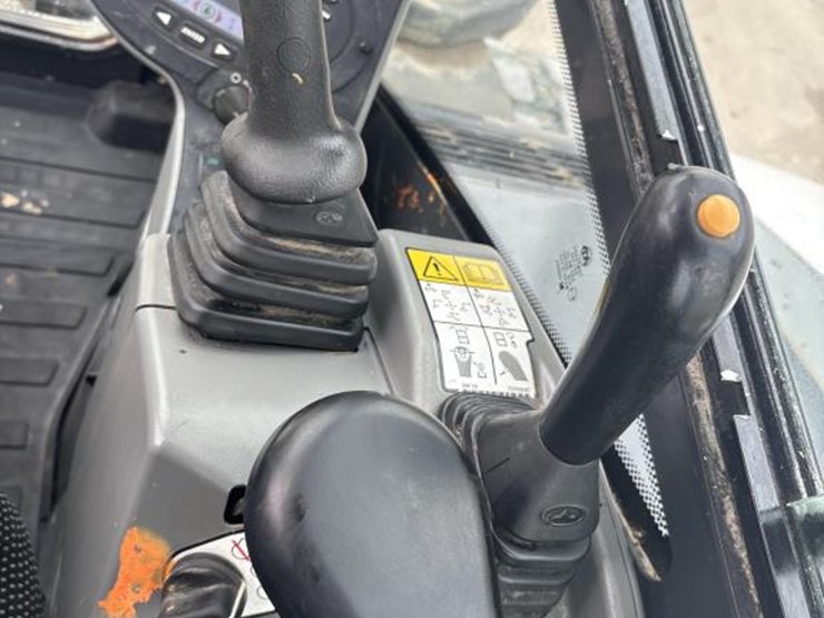 2019-bobcat-e85-image-42