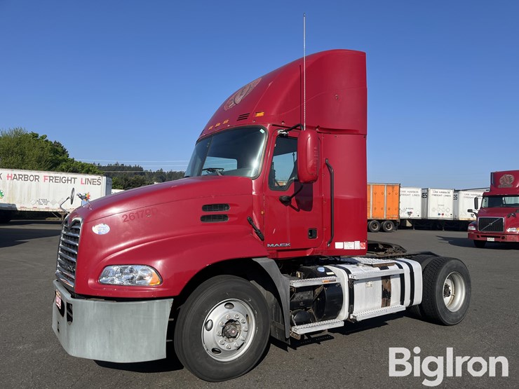 2013-mack-cxu612-truck-tractor-image-1