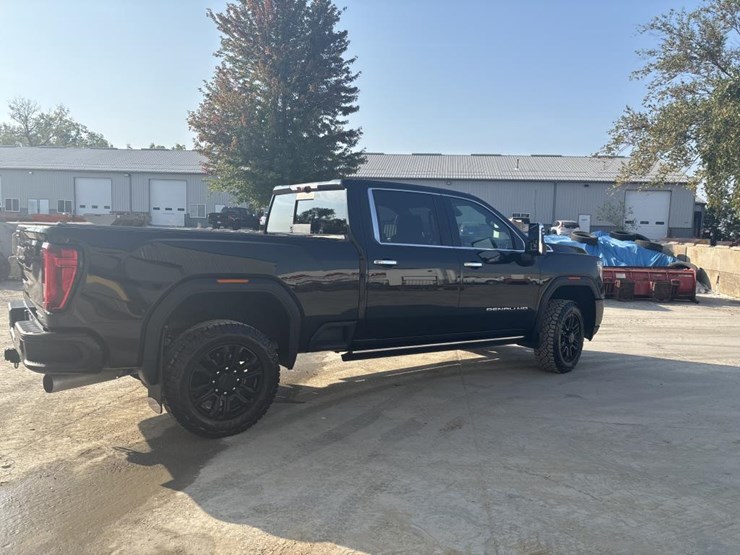 2023-gmc-3500hd-image-5