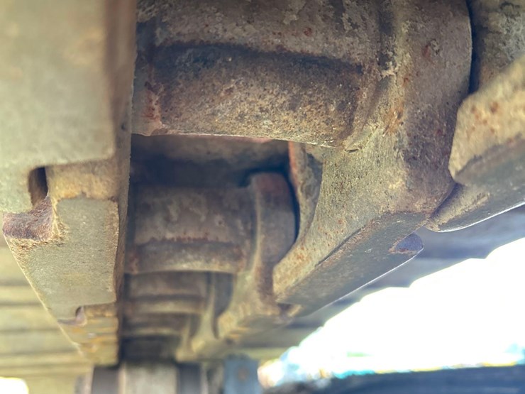 2016-caterpillar-325fl-image-17