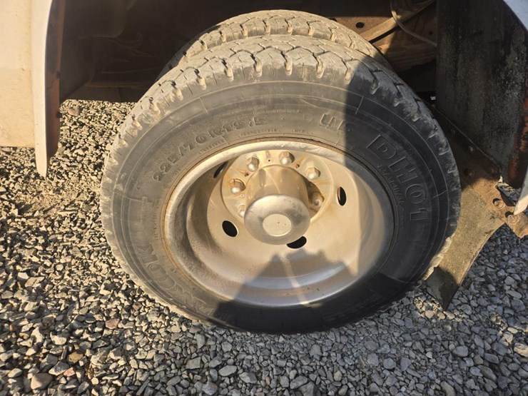 2003-ford-f550-image-54