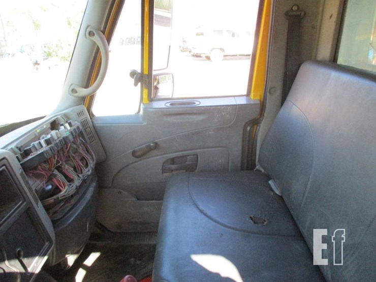 2011-international-durastar-4300-image-8
