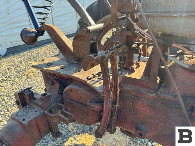 1942-farmall-model-"h"-tractor-image-36