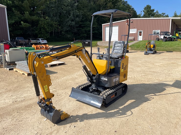 #205-•-new-rt12r-mini-excavator-image-1