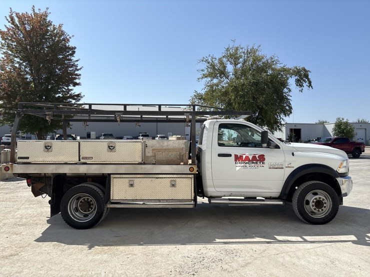 2016-dodge-ram-5500-image-5