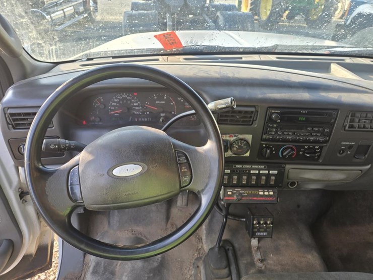 2003-ford-f550-image-41