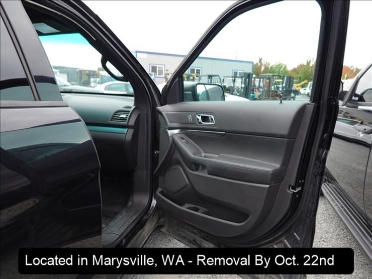 2015-ford-explorer-image-24