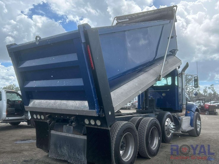 2014-peterbilt-384-image-3