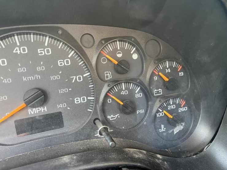 2005-gmc-5500-image-50