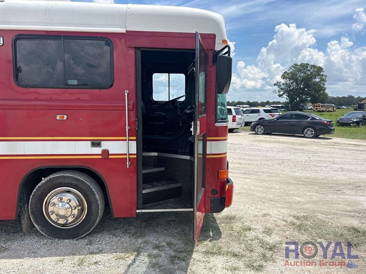 2001-blue-bird-commercial-portable-office-bus-image-8