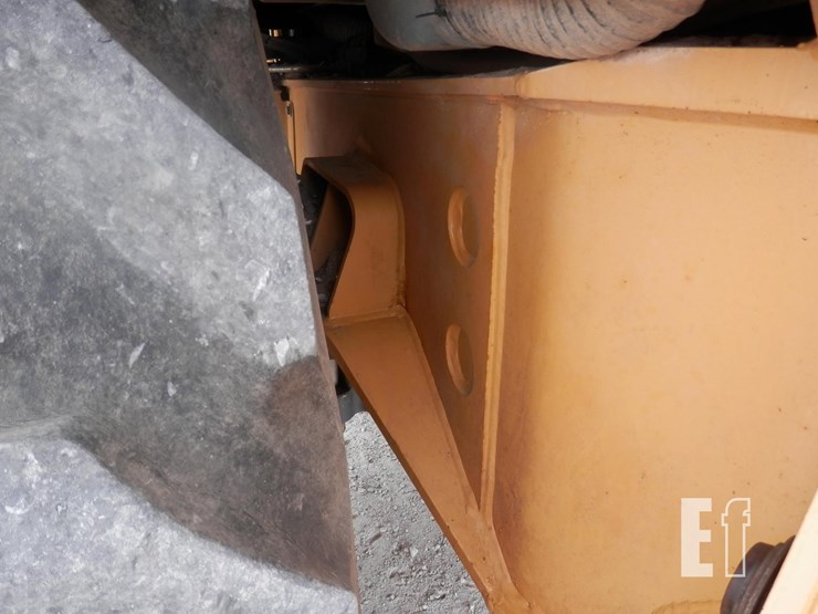new-holland-555e-image-26