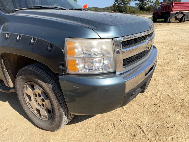 2010-chevrolet-silverado-1500-image-15