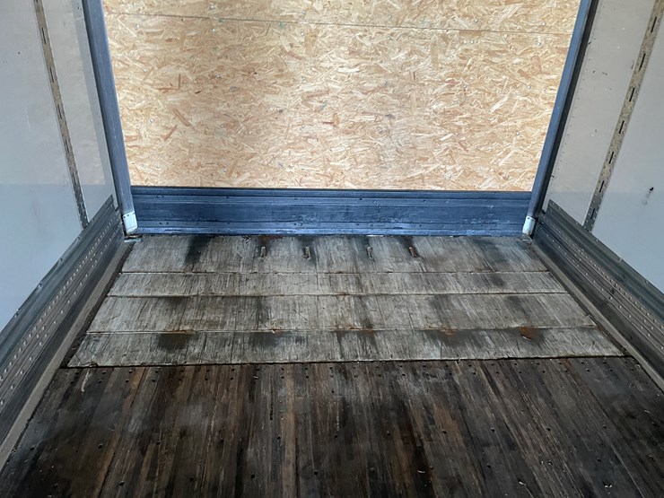 2019-stoughton-trailer-image-70