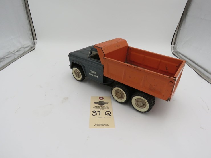 1960's-structo-hydraulic-dump-truck-image-3