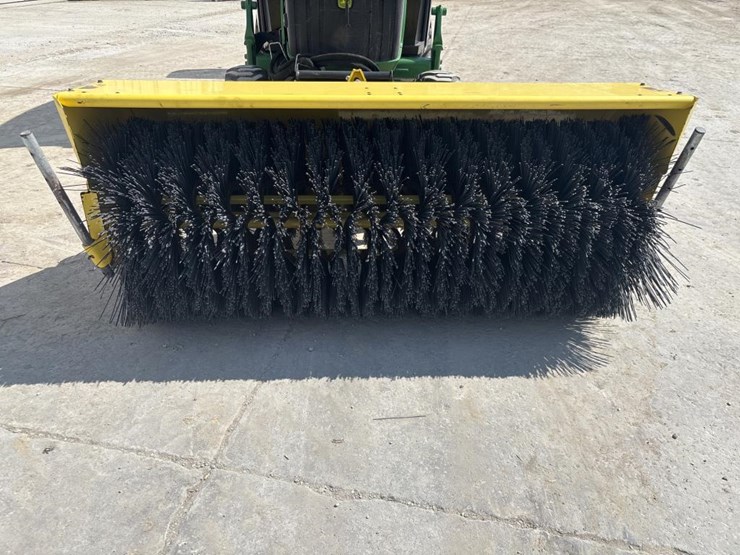 john-deere-1025-image-34