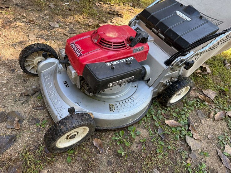 honda-hr214-self-propelled-walk-behind-lawnmower,-2-speed,-with-bagger-image-3