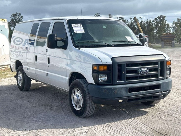 2013-ford-e-350-cargo-van-image-2