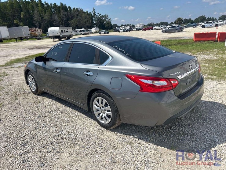 2016-nissan-altima-2.5-sedan-image-4