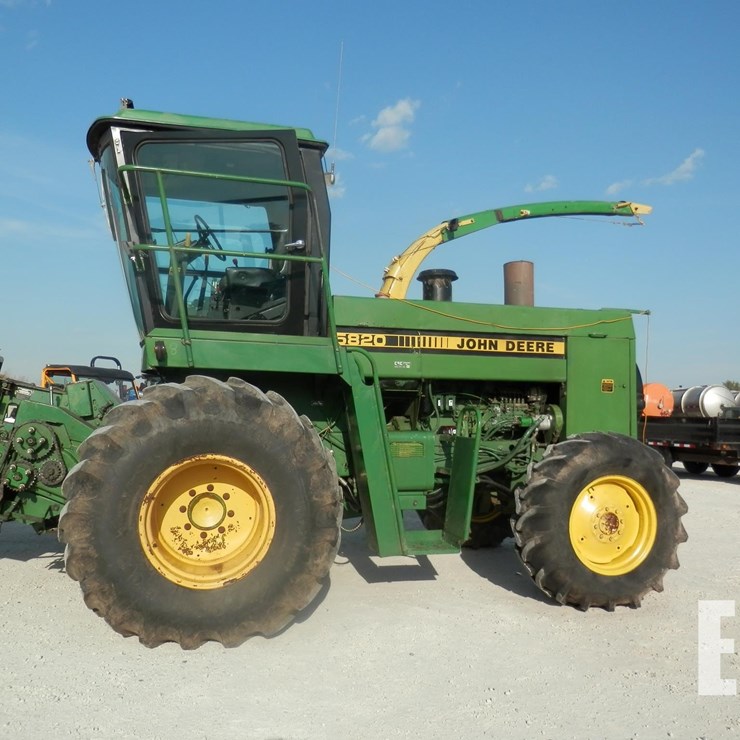 JOHN DEERE 5820