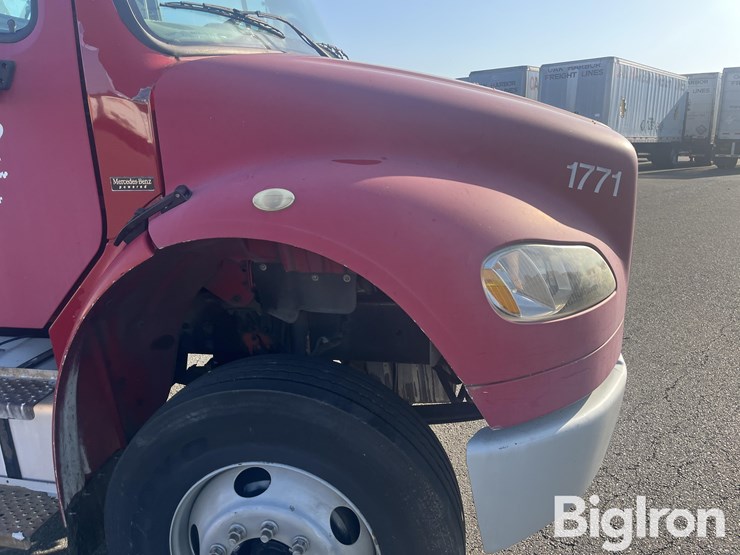 2006-freightliner-m2-truck-tractor-image-12