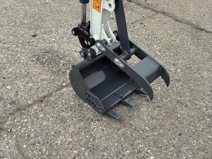 2025-bttl-et15h-6-hydraulic-excavator-image-9