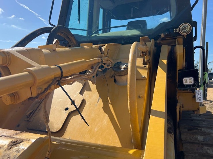 caterpillar-953c-image-22