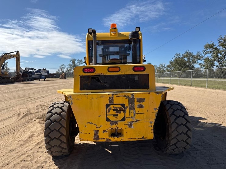 2020-sellick-s80j4e-2ps-rough-terrain-forklift-image-7