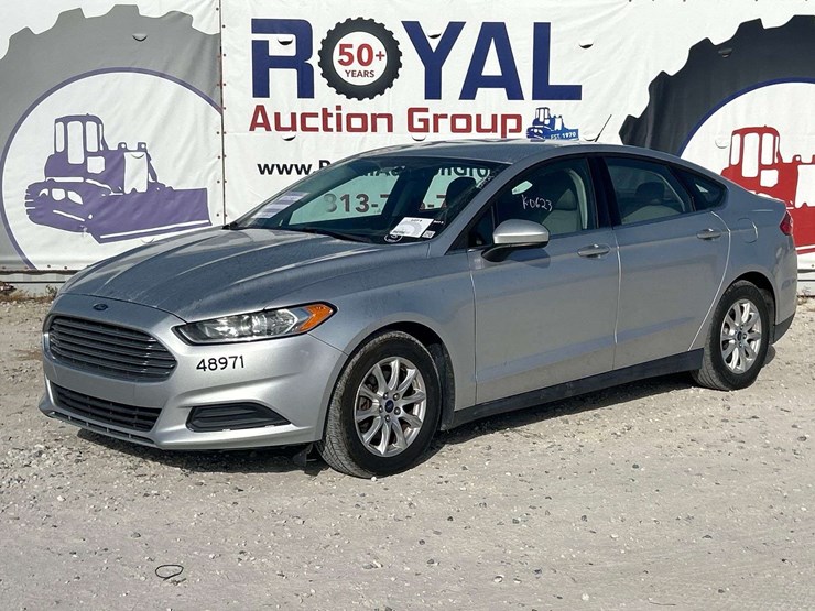 2015-ford-fusion-s-sedan-image-1