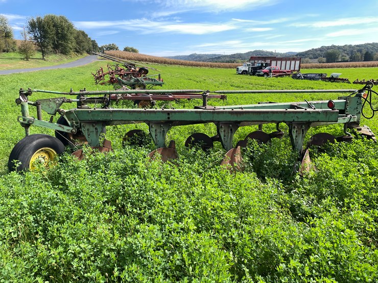#4462-•-john-deere-(4)-bottom-plow-image-4