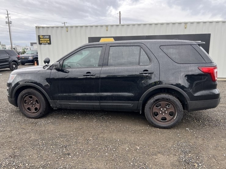 2017-ford-explorer-image-7